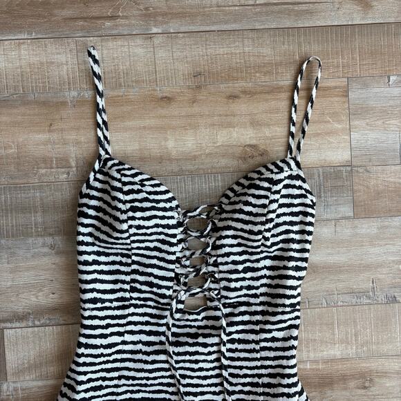 Bec + Bridge Black White Zebra Stripe Mini Dress Size 2 - Picture 2 of 6